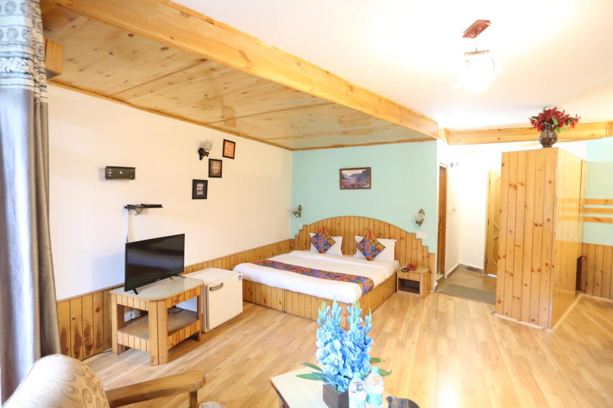 Hotel Surbhi Vashist Екстер'єр фото