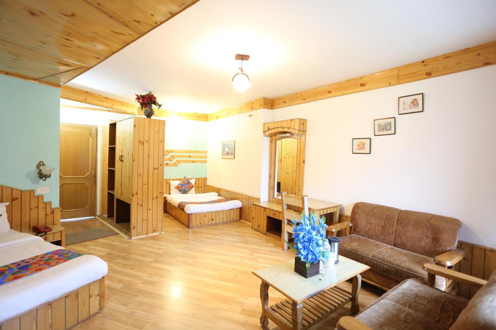 Hotel Surbhi Vashist Екстер'єр фото