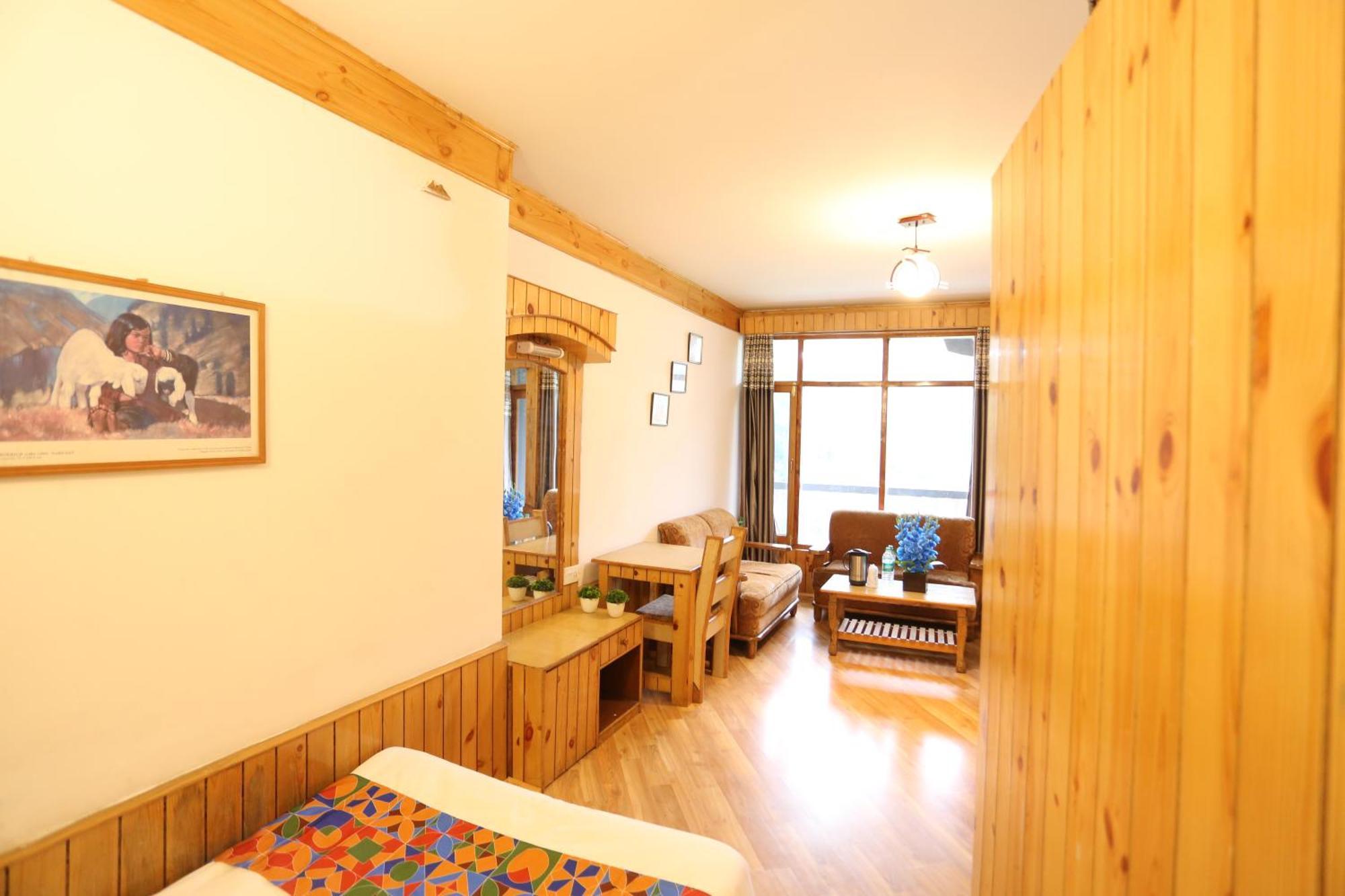 Hotel Surbhi Vashist Екстер'єр фото