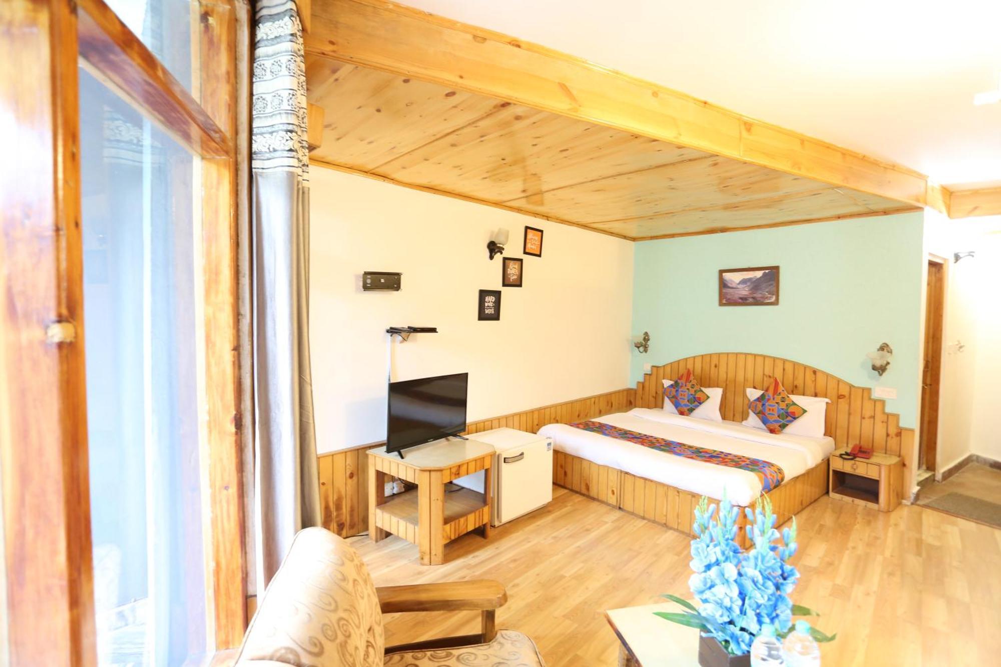 Hotel Surbhi Vashist Екстер'єр фото