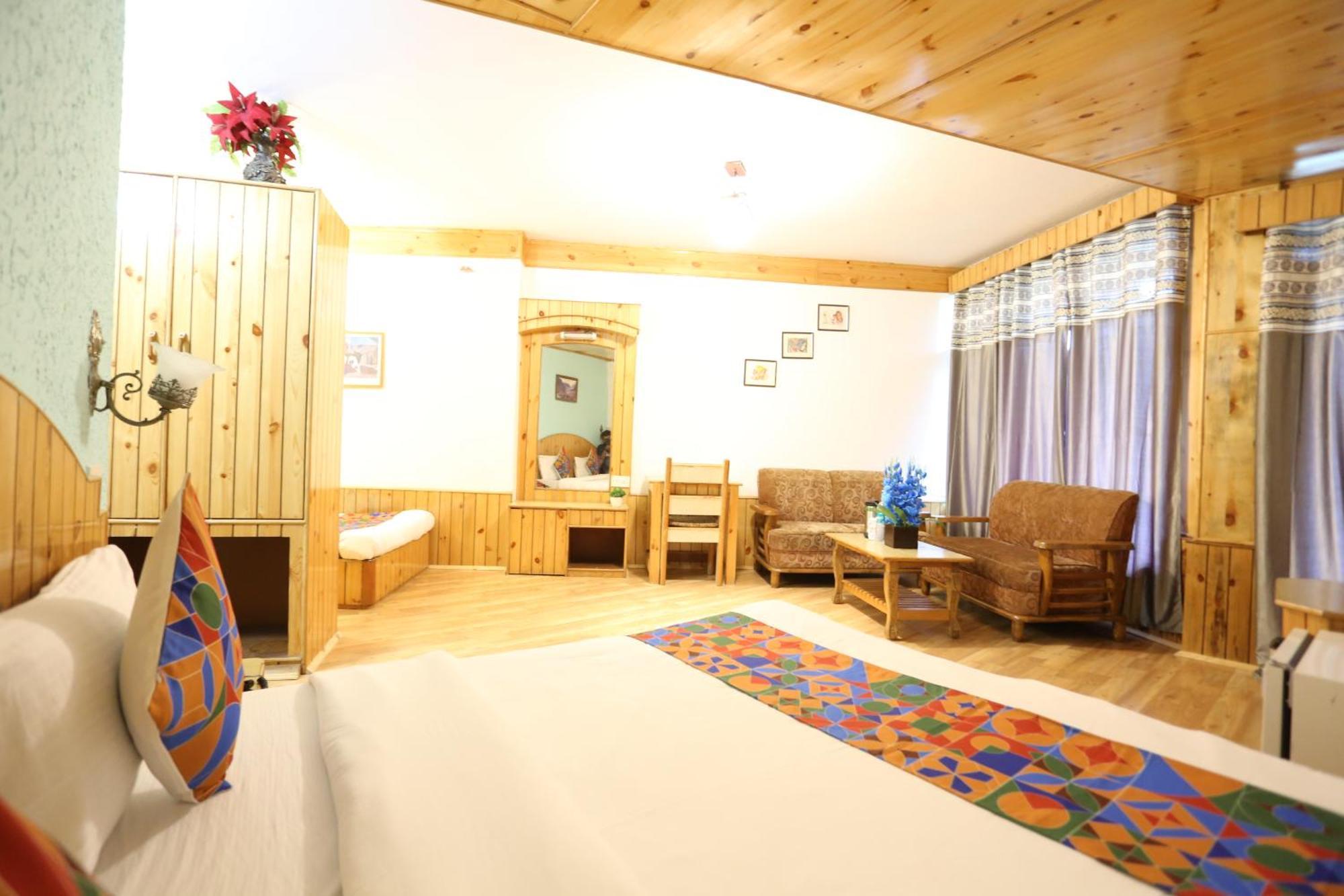 Hotel Surbhi Vashist Екстер'єр фото
