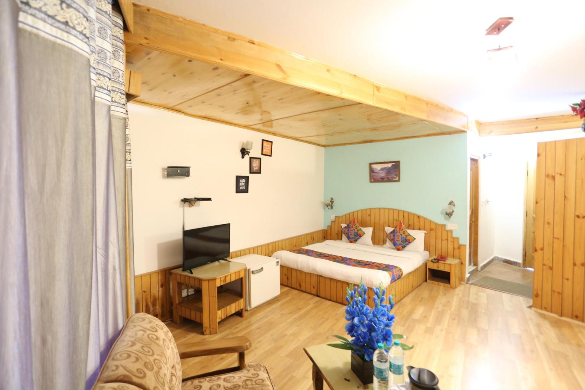 Hotel Surbhi Vashist Екстер'єр фото
