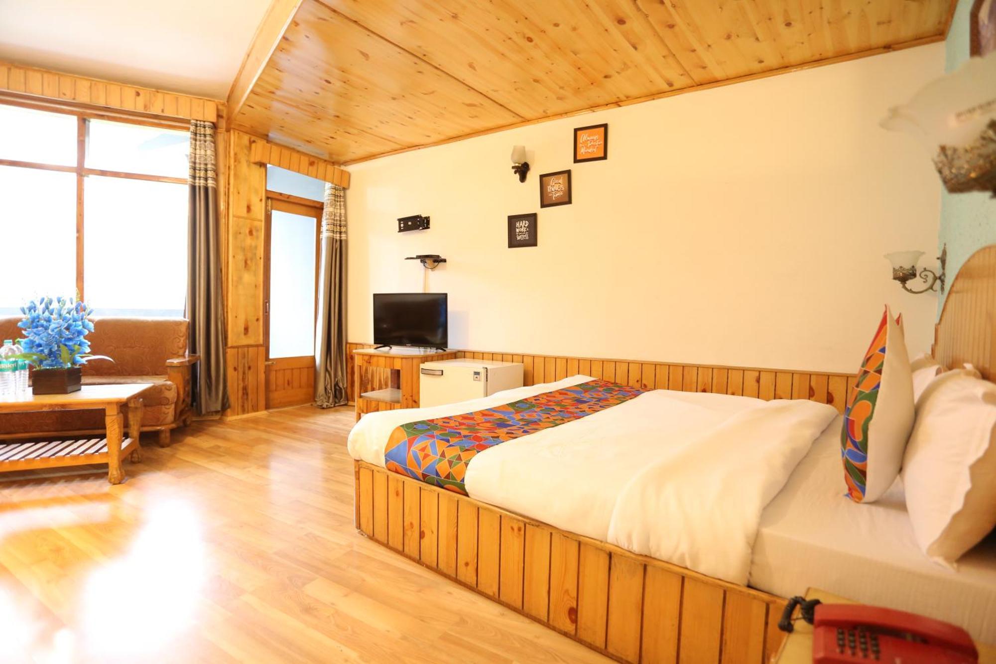 Hotel Surbhi Vashist Екстер'єр фото