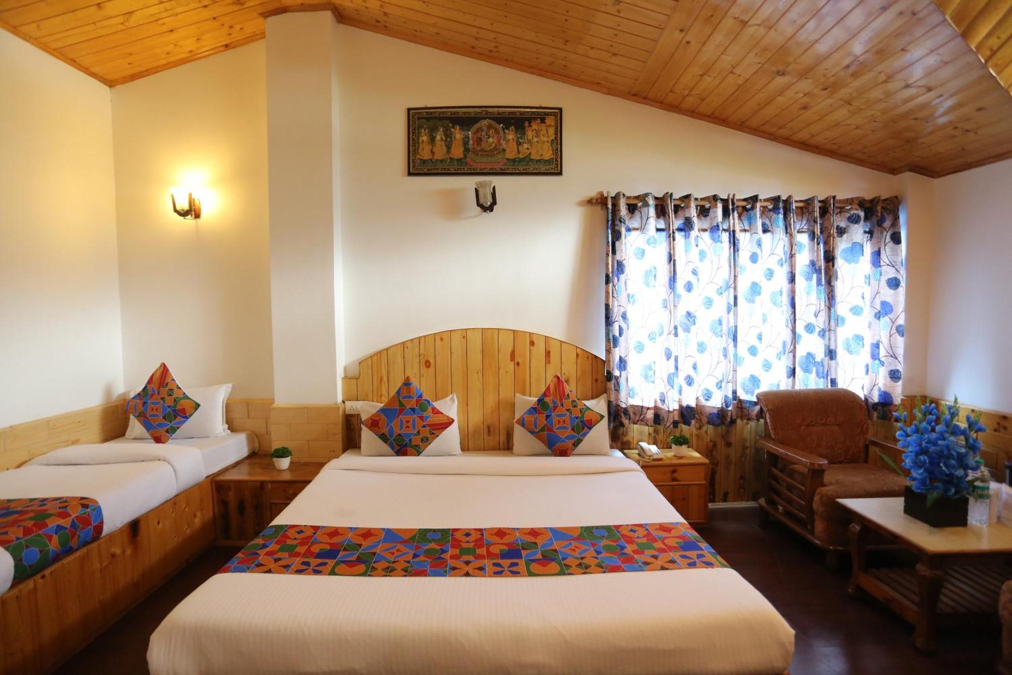 Hotel Surbhi Vashist Екстер'єр фото