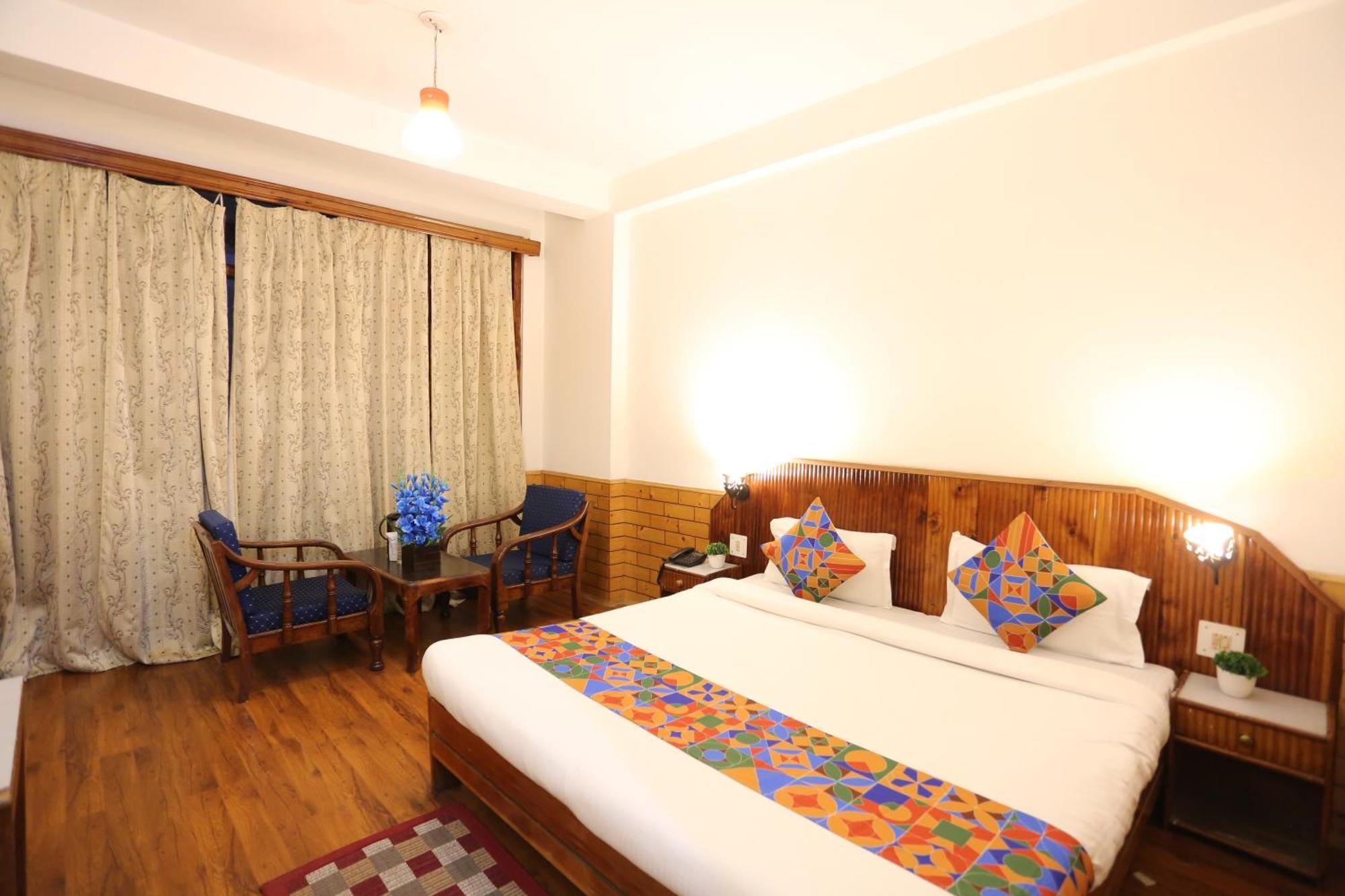 Hotel Surbhi Vashist Екстер'єр фото