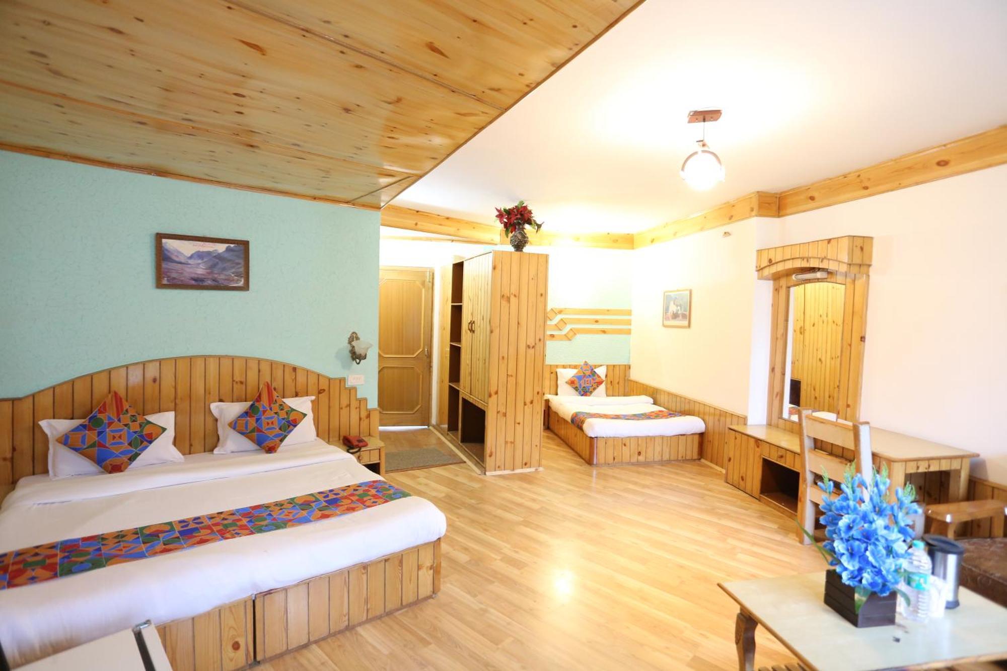 Hotel Surbhi Vashist Екстер'єр фото