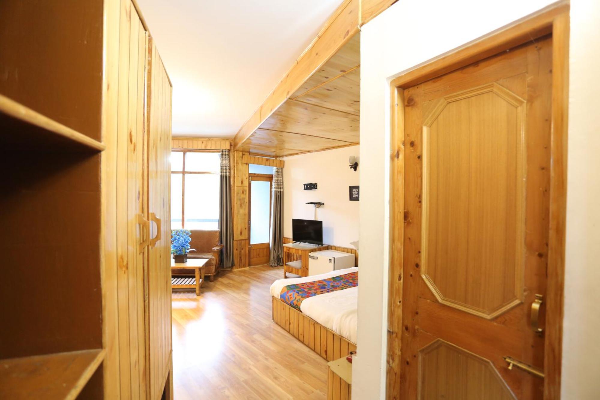 Hotel Surbhi Vashist Екстер'єр фото