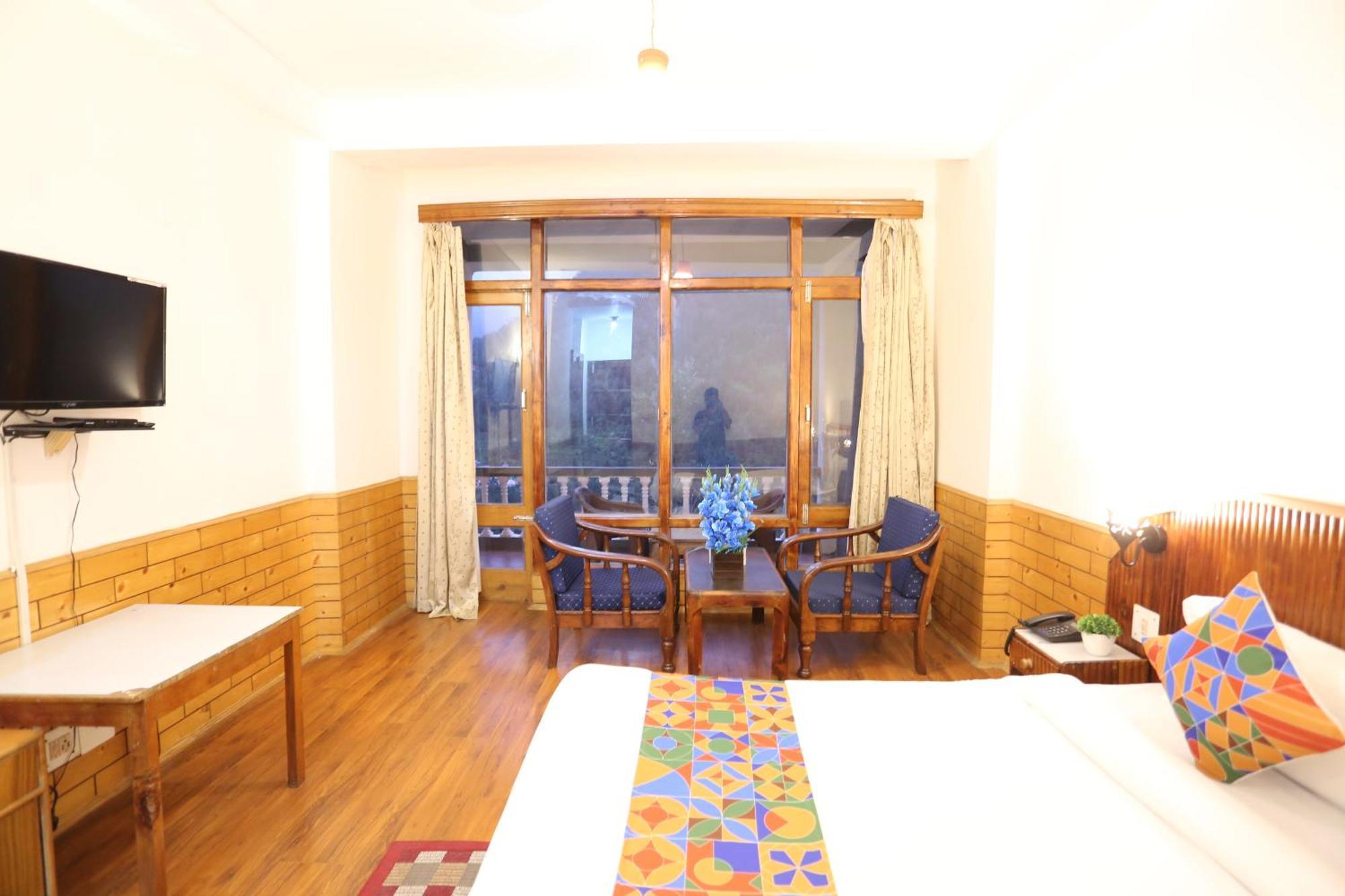 Hotel Surbhi Vashist Екстер'єр фото