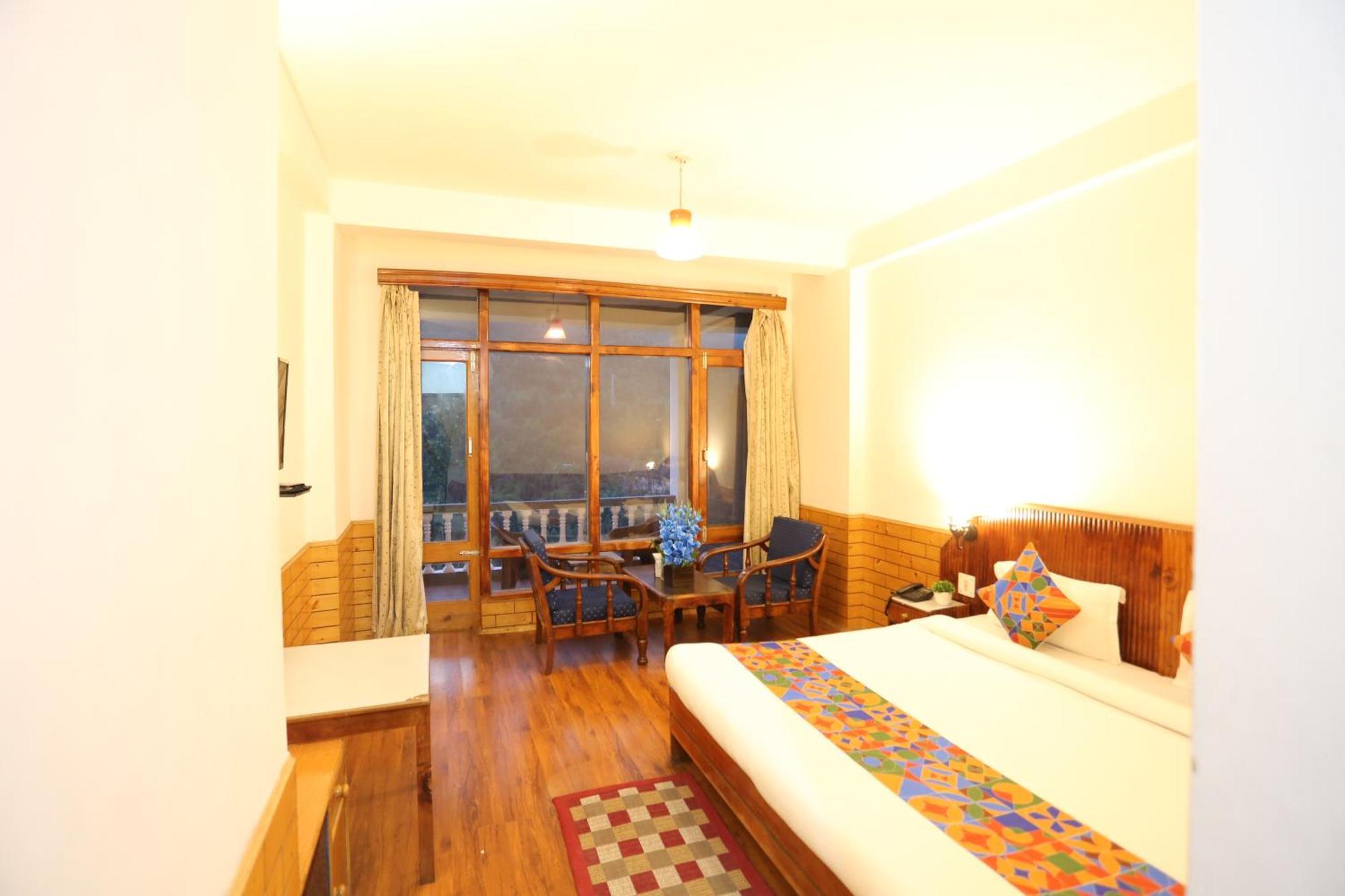 Hotel Surbhi Vashist Екстер'єр фото
