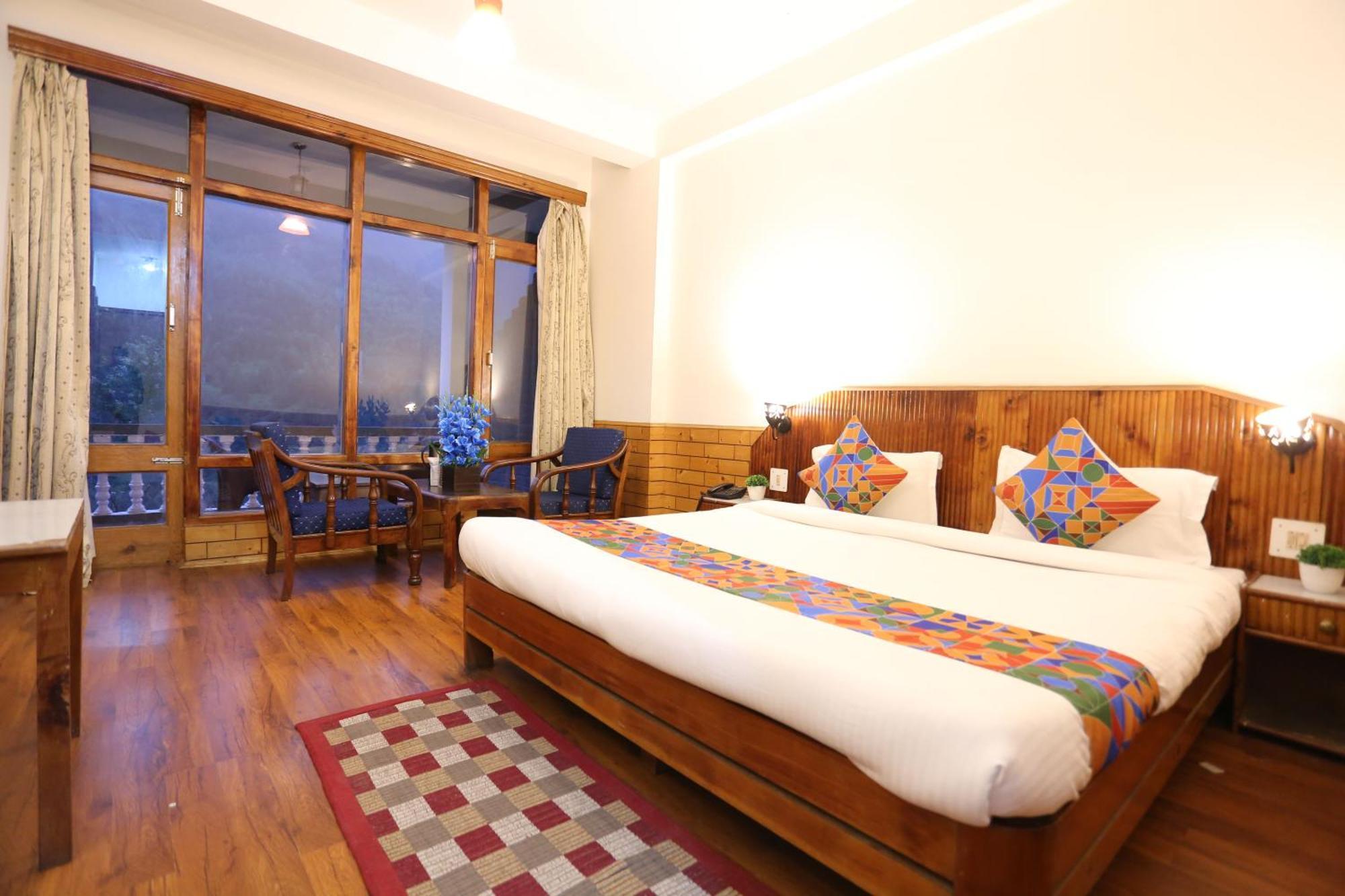 Hotel Surbhi Vashist Екстер'єр фото